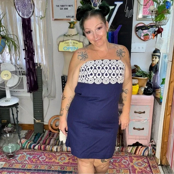Lilly Pulitzer Bowen Navy Strapless Mini Dress with White Crochet Bust size 10 - Picture 4 of 15